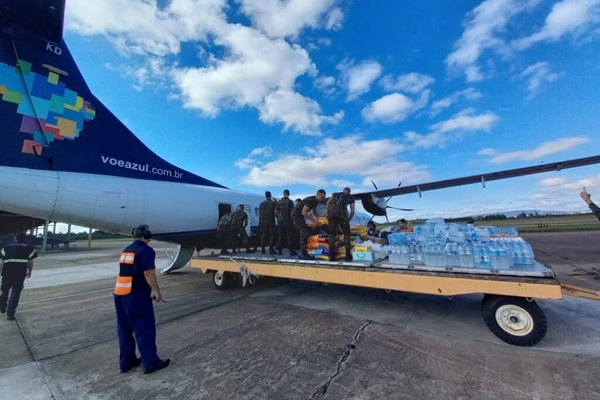 img of Post-voo Embraer 195, base Canoas acolhe 2 ATR 72 carregados de donativos