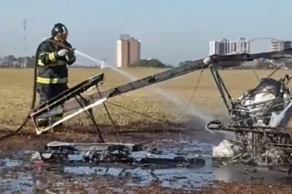 img of Acrobata aéreo morre após decolagem em Bauru (SP) nesta manhã