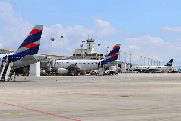 img of Cerca de 700 mil viajarão pelos 15 aeroportos da infraero nas férias de julho