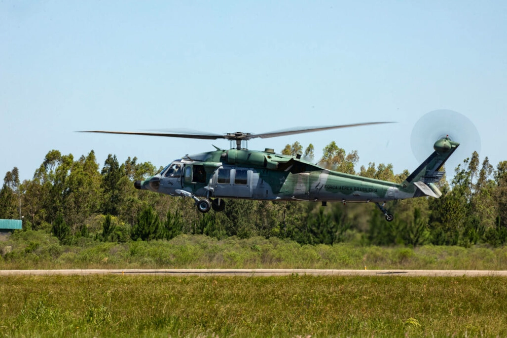 img of Atuação destacada da Força Aérea em resgates em inundação no RS