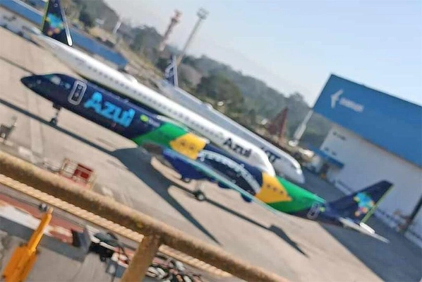 img of Embraer "Patriota" da Azul e primeiro E2 da Lot surgem na fábrica