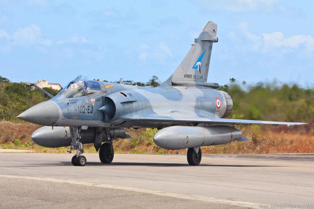 img of Macron anuncia que França doará Mirage 2000 à Ucrânia