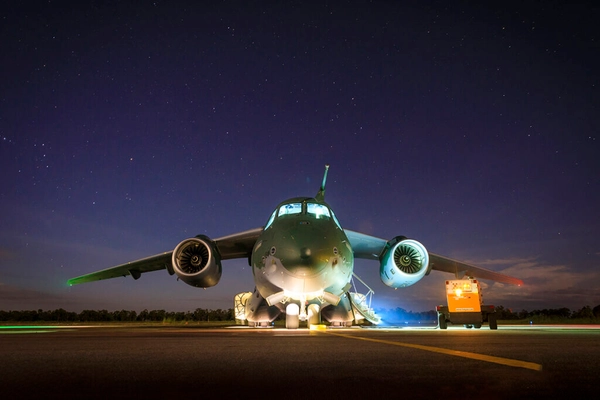 img of KC-390 da FAB transporta 40 toneladas de bombas de escoamento em 4 voos SP-RS