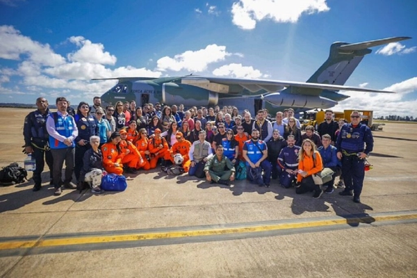 img of KC-30 e KC-390 entregam 25+ toneladas de ajudas e equipe no RS na quarta