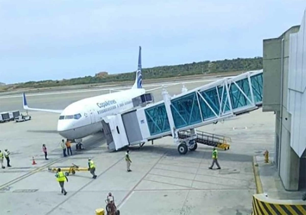 img of Desabamento de passarela na Venezuela atinge Boeing 737 da Copa Airlines