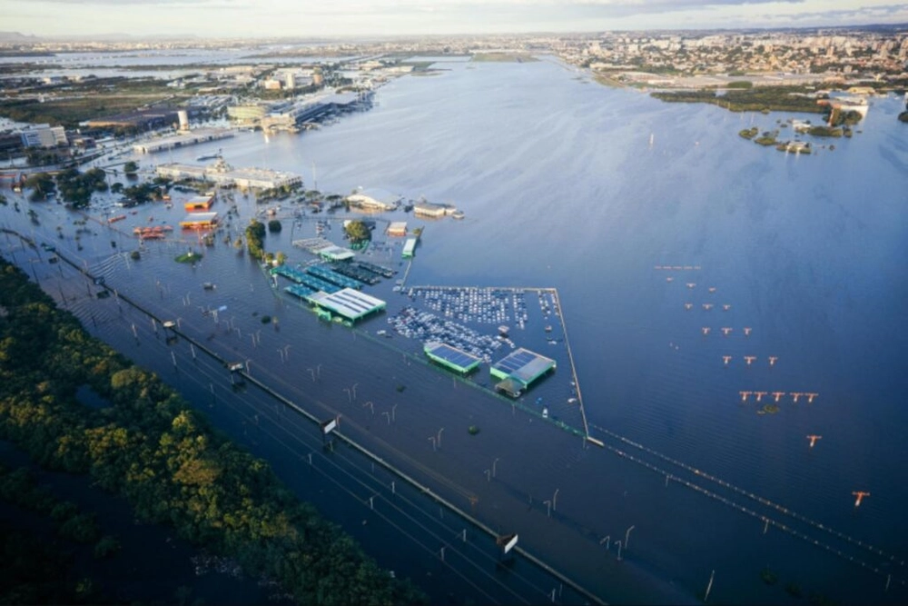 img of Governo anunciará retomada do aeroporto de Porto Alegre em 4 semanas