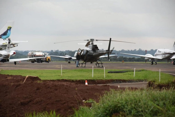 img of PF simula sequestro de avião e bomba em Foz do Iguaçu para treinamento de crise