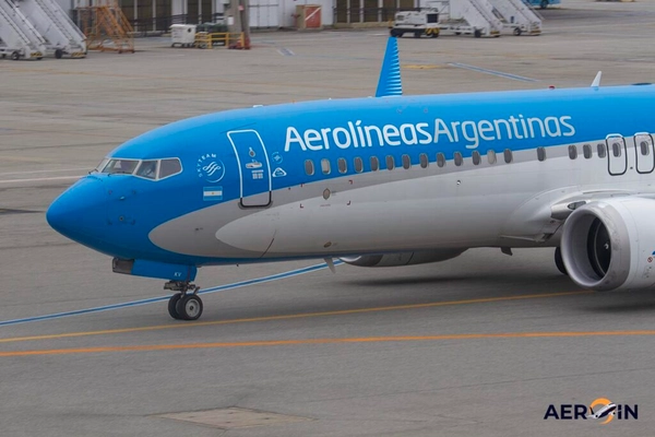 img of Argentinas Airlines recebe 10º 737 max com pintura ucraniana