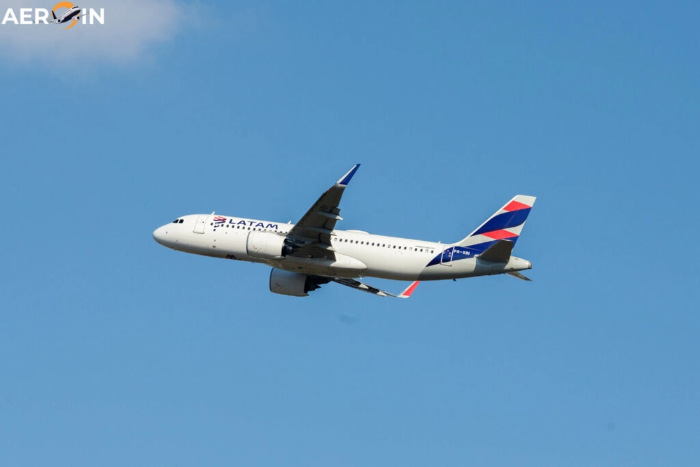 img of Latam decola de Guarulhos para "lugar nenhum" após caos em aeroporto-alvo