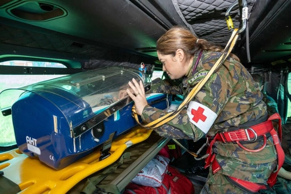 img of Incubadora é usada pela Força Aérea em resgate de bebê de 5 dias no RS