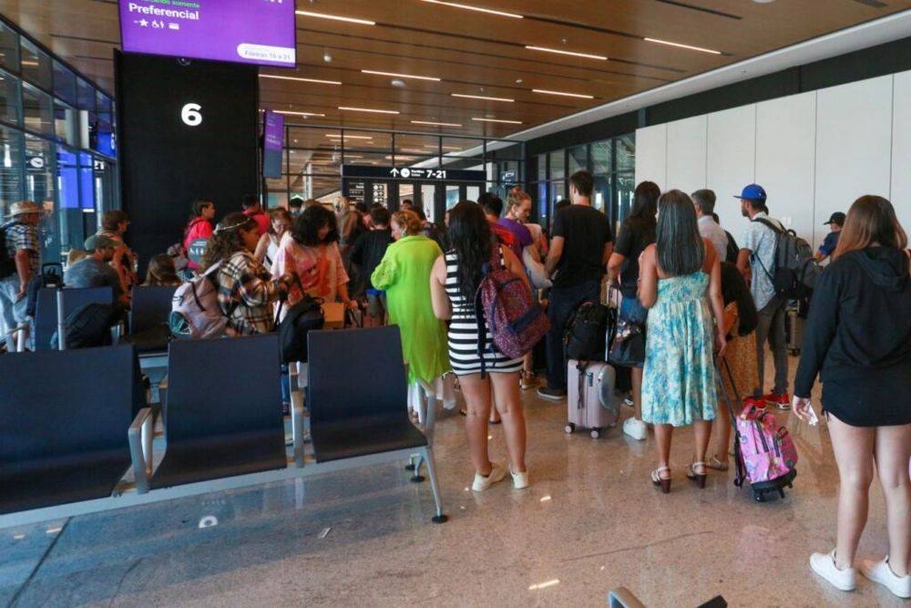 img of Presos após crime e embarque ilícito em aeroporto de Florianópolis