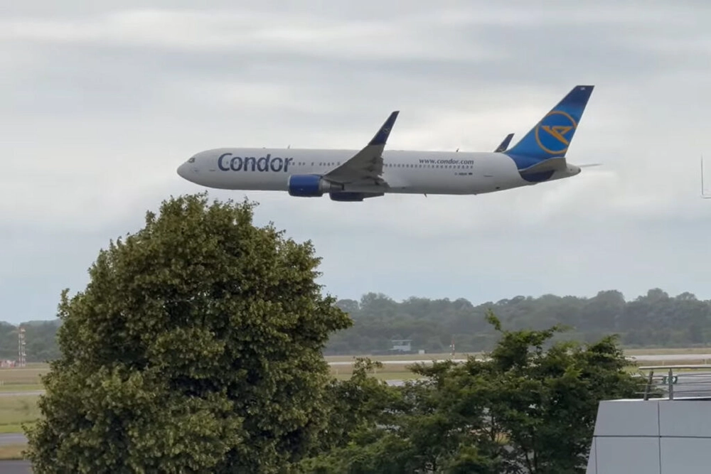 img of Condor despede último Boeing 767 na Alemanha com voo espetacular