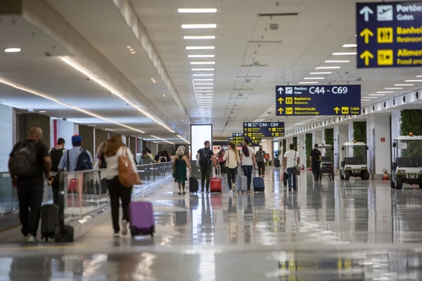 img of Suspeita em pacotes de cacau resulta em prisão de paraguaio no Aeroporto Galeão