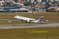 img of Airbus A321 da Latam retorna a Guarulhos após choque de cauda durante decolagem