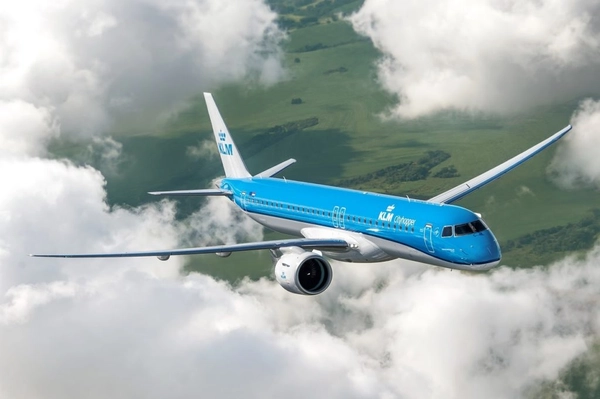 img of KLM armazena E2 da Embraer onde jumbos foram retidos