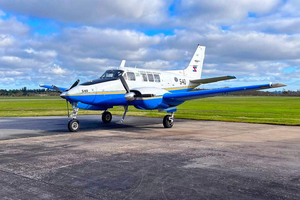 img of Uruguai despacha helicóptero adicional e exclusivo Queen Air para RS