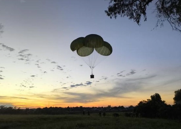 img of Fab inicia airdrop de suprimentos em áreas remotas do RS