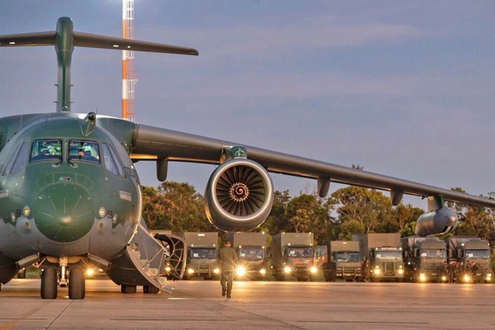 img of Fab despacha dois Embraer KC-390 levando 40t de suporte ao RS