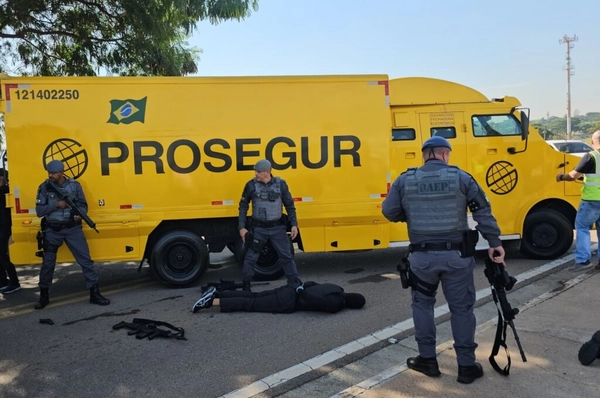 img of Simulação de roubo a blindados é realizada em Viracopos com segurança pública