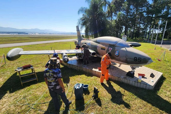 img of Reparo de AT-26 Xavante por veteranos da FAB na BASP em SP