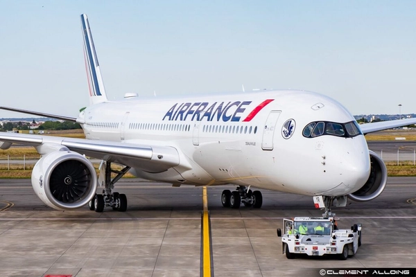 img of Air France festeja trinca de troféus no "Oscar" da aviação