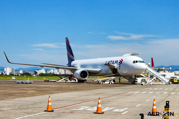 img of Transporte de 1k toneladas via LATAM para São José dos Campos em um ano