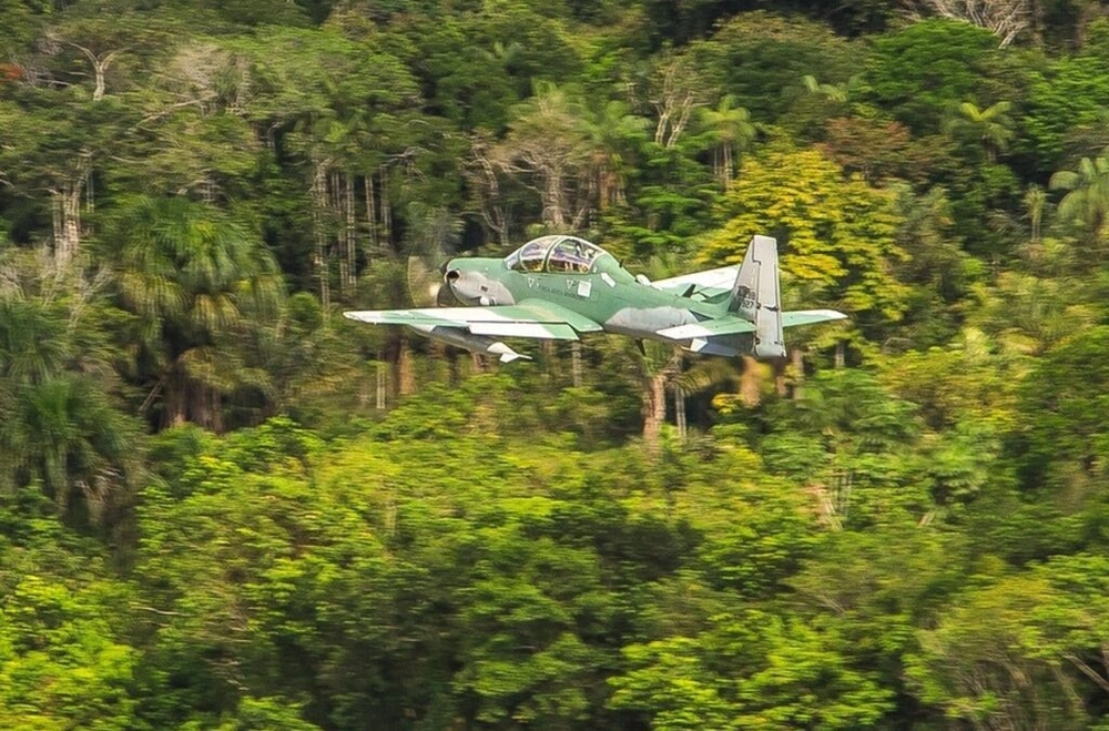 img of Super Tucano da FAB dispara contra Cessna fugindo para Bolívia